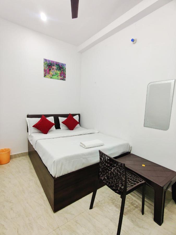 Kohinoor Guest House - Varanasi — Photos 1